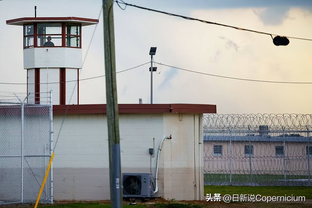 朗普钦点下美国这个移民牢房即将重启开元棋牌网站用鳄鱼沼泽当围墙！特(图3)